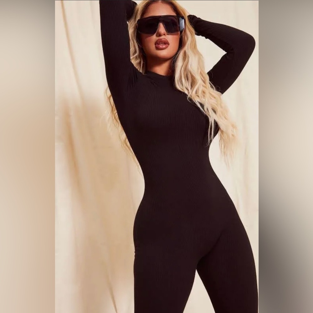 NWOT FASHIN NOVA BLACK SNATCH JUMPSUIT
